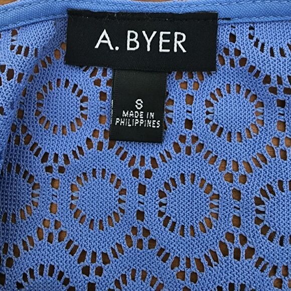 A BYER WOMEN'S BLUE LACE EMBROIDERED SHIFT DRESS OVER CAMI SIZE 8 - Picture 4 of 5